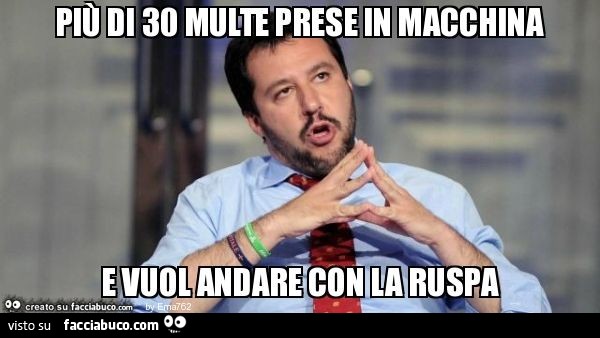 Più di 30 multe prese in macchina e vuol andare con la ruspa