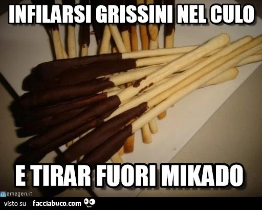 Infilarsi i grissini nel culo e tirar fuori mikado