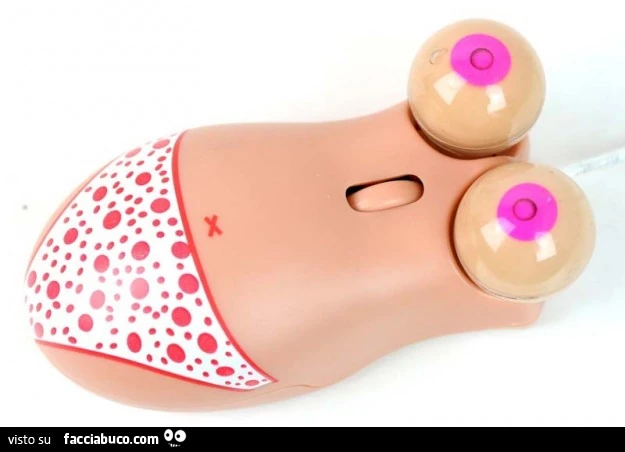 Il nuovo mouse a forma di tettona con gli slip