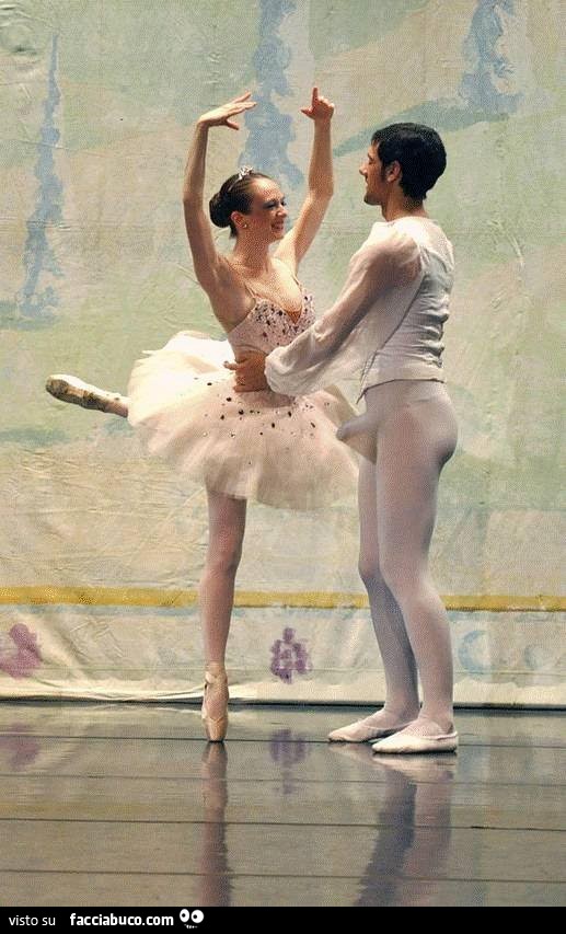Ballerino con erezione
