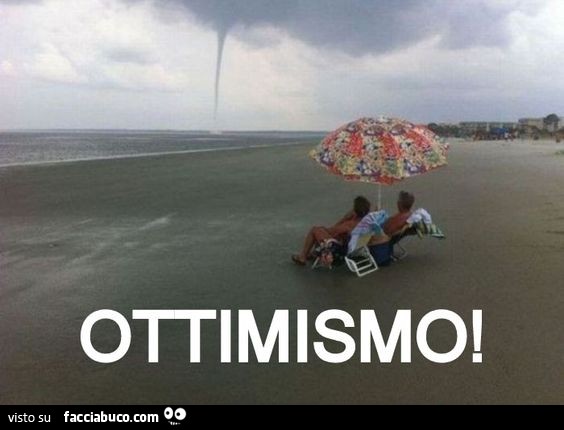 Tornado arriva al mare. Ma in spiaggia c'è ottimismo