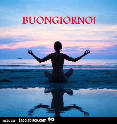 Meditazione al mare all'alba. Buongiorno