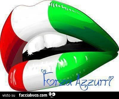 Bocca colorata con i colori della bandiera Italiana. Forza Azzurri