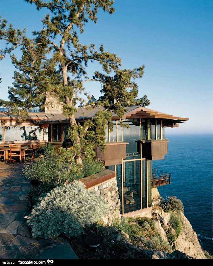 Incredibile casa sul mare