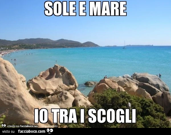 Sole e mare io tra i scogli